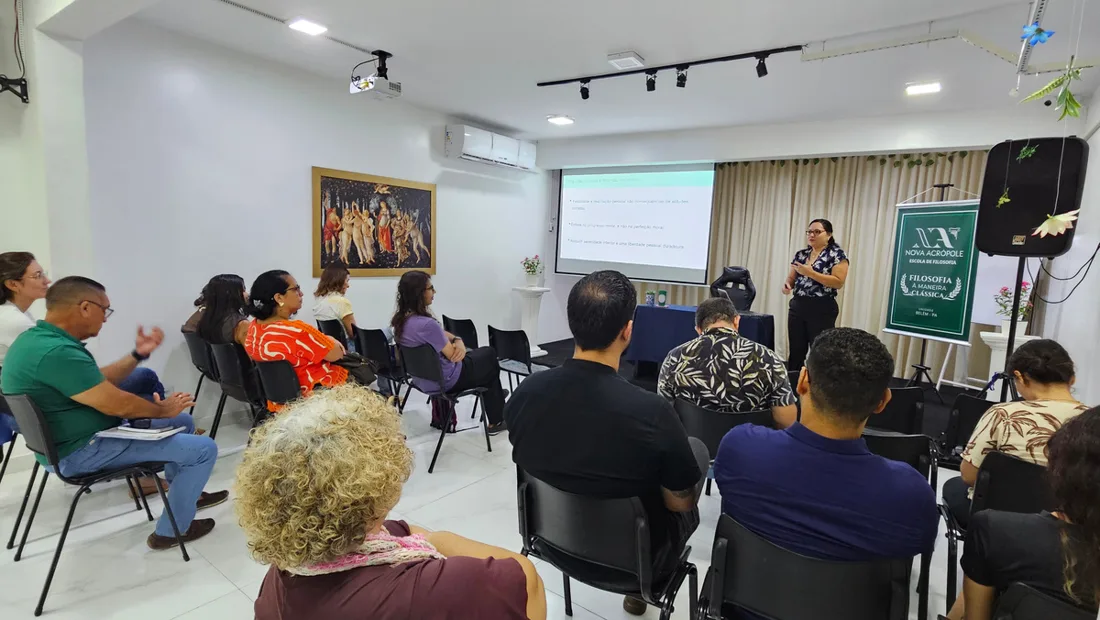 Grupo ao final da palestra Filosofia e a Arte de Viver Bem